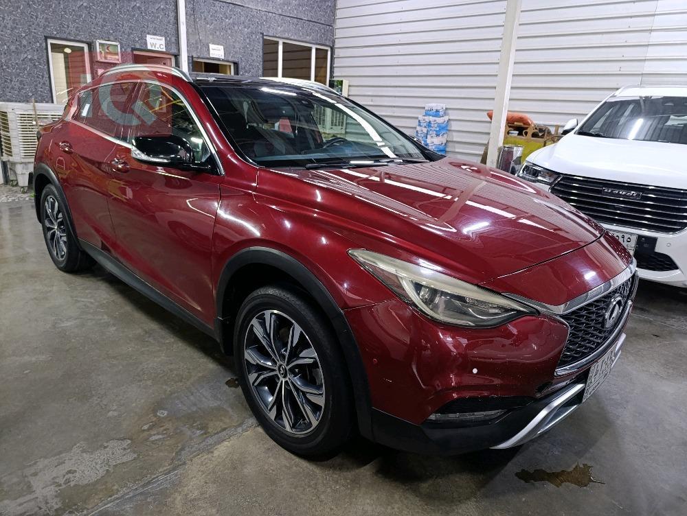 Infiniti Q30